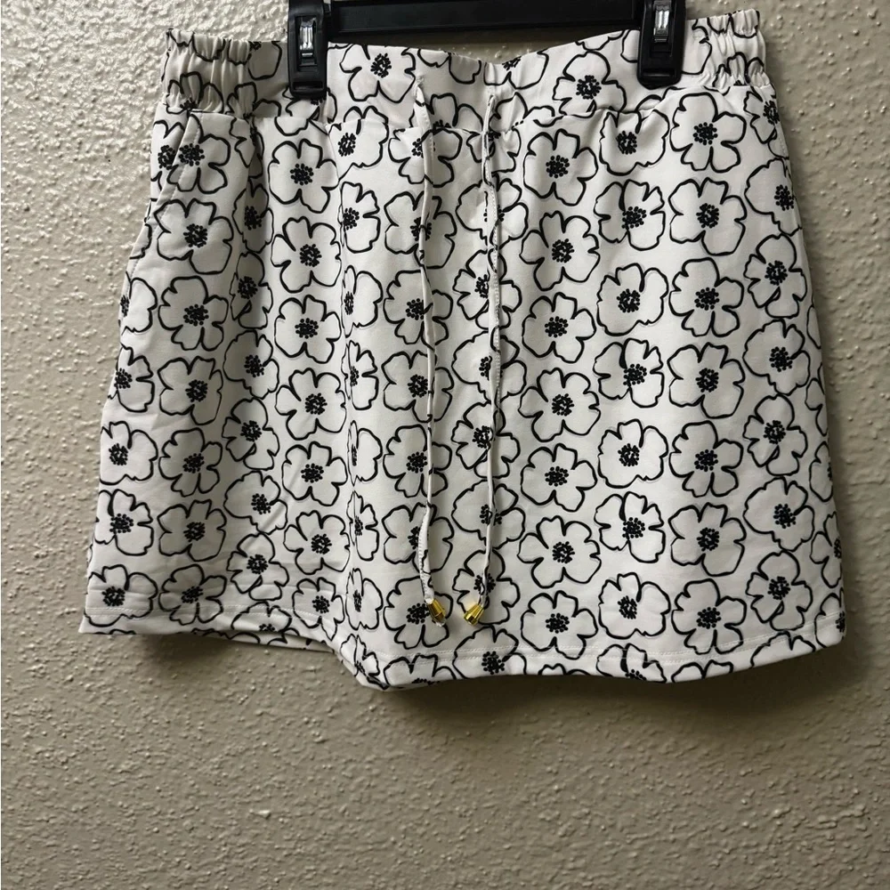 Elegant Floral Women's Mini Skirt